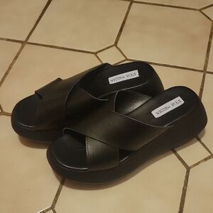 Steve Madden Black Platform Slides